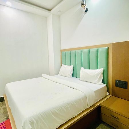 Hotel Golden Door Mathura Zewnętrze zdjęcie