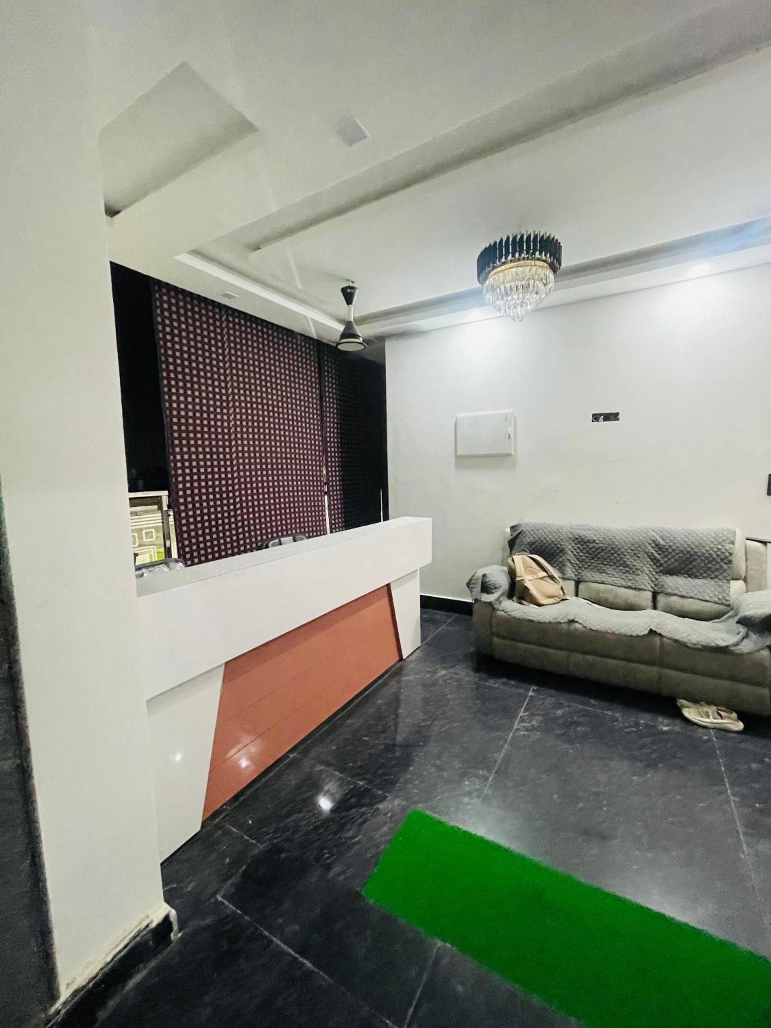 Hotel Golden Door Mathura Zewnętrze zdjęcie